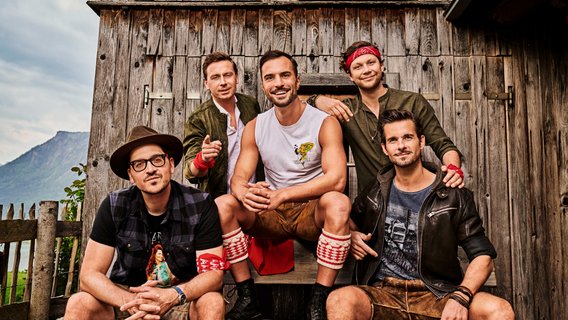 Mountain Crew (credits PG Studios)