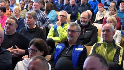 [Translate to English:] Knapp 100 Volunteers kamen zur traditionellen Kick-off-Veranstaltung, die die heiße Phase der Vorbereitung einläutet.
