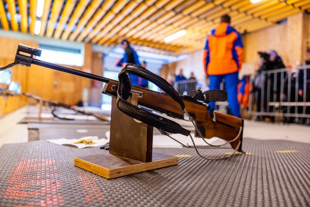 Foto eines Gewehrs beim Biathlon-Gästeschießen